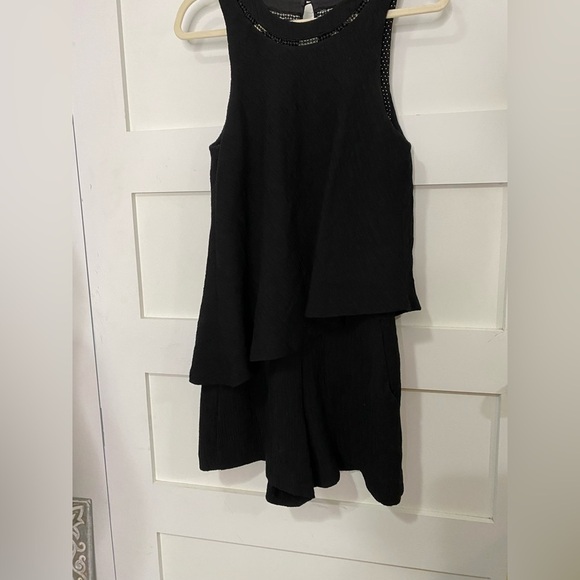 Elevenses Layered Ruffled Romper in Black Size Small - Picture 3 of 14